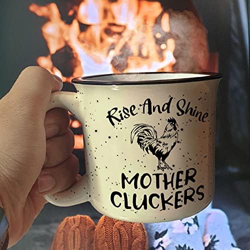 Mugbrew Campfire kava šalica 13oz, uspon i sjaj majke Cluckers - Ideja za poklon za odmor, slatka šalica za životinje, blagdanske krigle