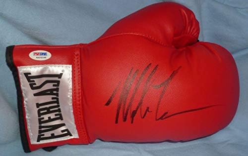 Mike Tajson potpisao je kožne boksačke rukavice s potpisom kože s potpisom kože s potpisom kože s potpisom kože s potpisom kože s potpisom