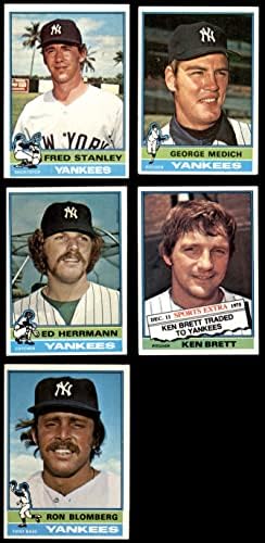 1976. Topps New York Yankees u blizini Team Set New York Yankees VG/EX+ Yankees
